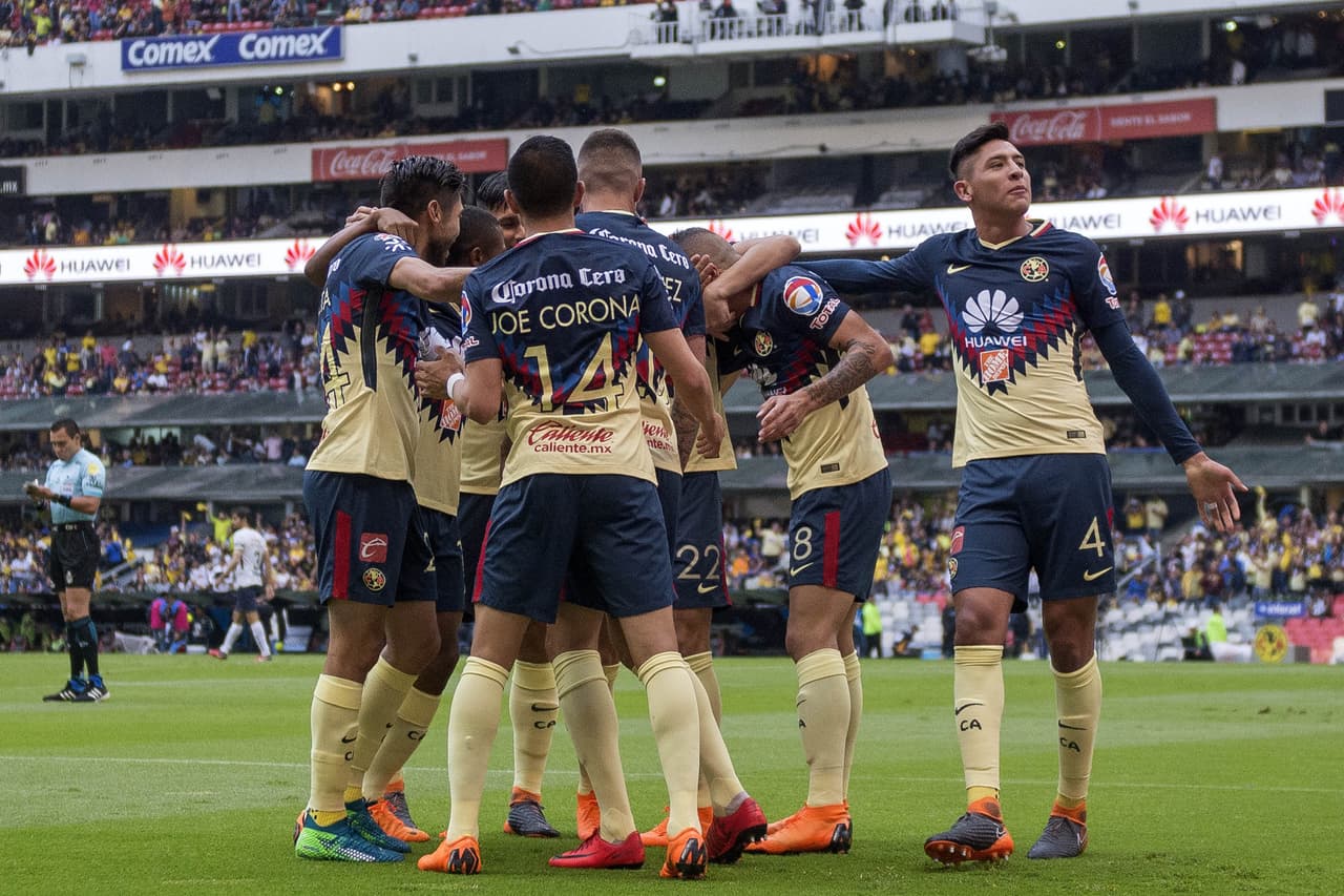 América se convirtió en el primer semifinalista del Clausura 2018 luego de vencer claramente 2-1 (6-2 global) a Pumas en el Azteca.