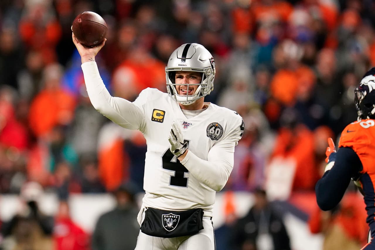<b>12.- Derek Carr (Las Vegas Raiders)</b>
<br>25 millones de dólares