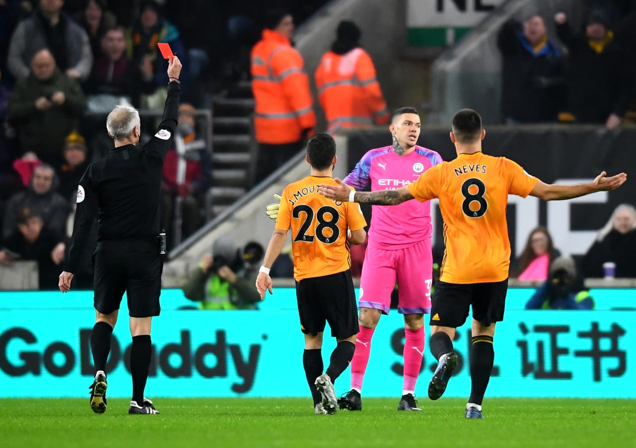 Wolverhampton supera de manera agónica 3-2 al Manchester City con anotaciones de Adama Traoré (55'), Raúl Jiménez (82') y Doherty (89'). El doblete de Rahem Sterling (25' y 50') no fue suficiente para los de Pep Guardiola.