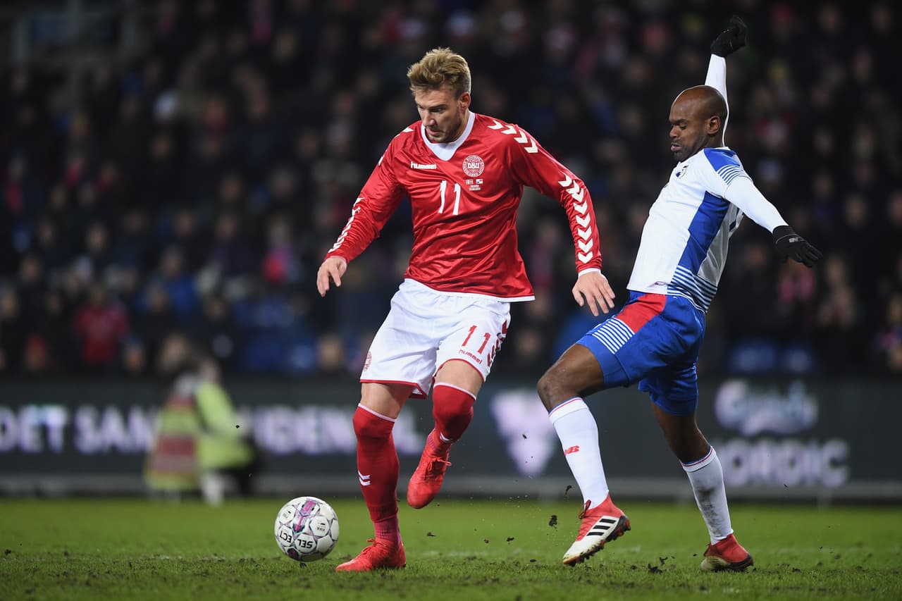 BRONDBY, DENMARK - MARCH 22: Nicklas Bendtner of Denmark in action with Adolfo Machado of Panama during the International Friendly match between Denmark and Panama at Brondby Stadion on March 22, 2018 in Brondby, Denmark. (Photo by Michael Regan/Getty Images)