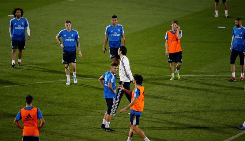 Real Madrid realizó su primera práctica en Abu Dhabi antes de la Semifinal del Mundial de Clubes contra Kashima Antlers, que eliminó a Chivas de Guadalajara y contra el que quiere evitar sorpresas.