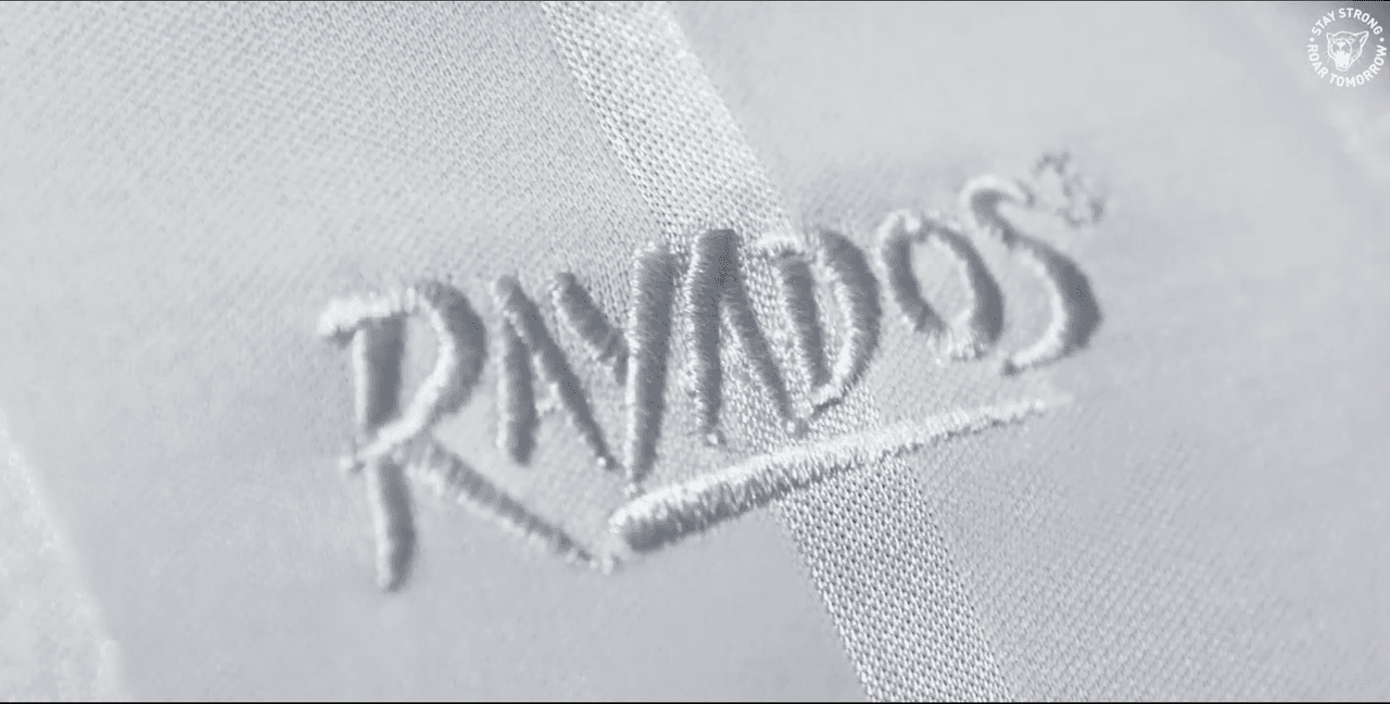 La clásica tipografía con la palabra 'Rayados' no podía faltar.