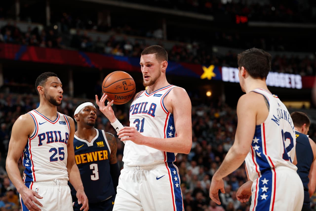 Los Philadelphia 76ers cuentan con un récord de 12 partidos ganados en casa sobre Celtics, Heat, Pacers, Jazz y Raptors. Los 76ers han subido al top 10 en un porcentaje de tres puntos y han tirado mejor más allá del arco en un 40% en cada uno de los cuatro partidos jugados en casa.