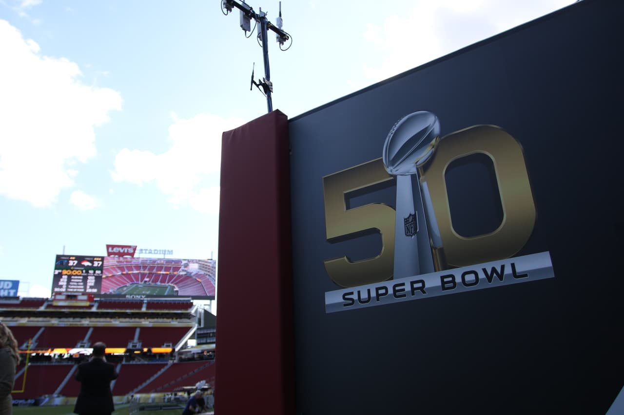 La casa de San Francisco 49ers se prepara para el duelo Carolina - Denver.