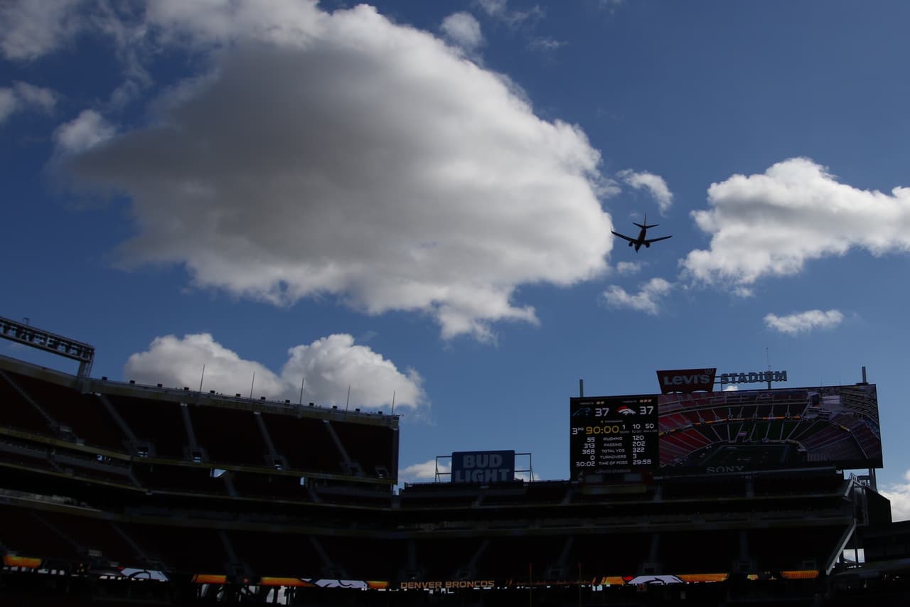 La casa de San Francisco 49ers se prepara para el duelo Carolina - Denver.