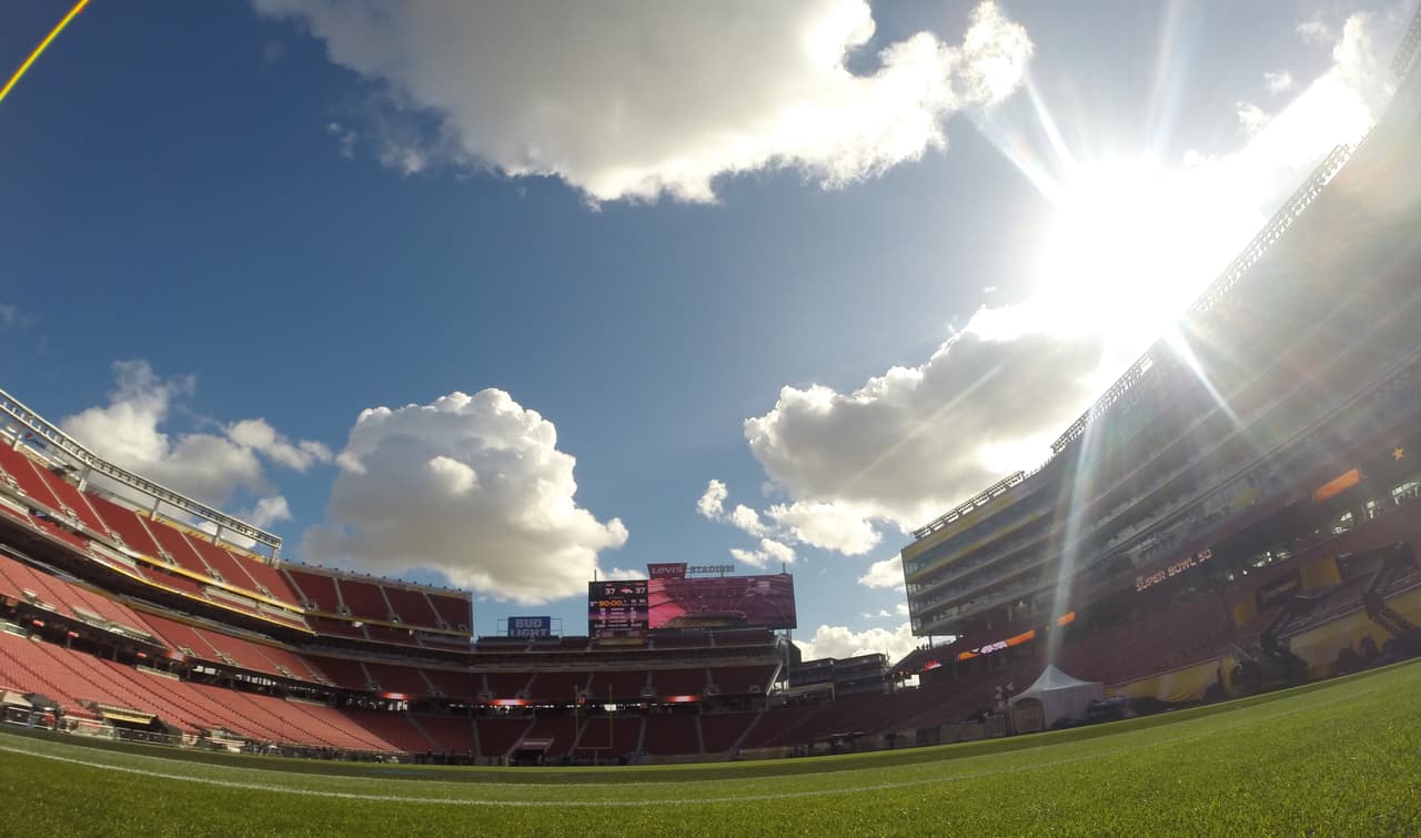 La casa de San Francisco 49ers se prepara para el duelo Carolina - Denver.