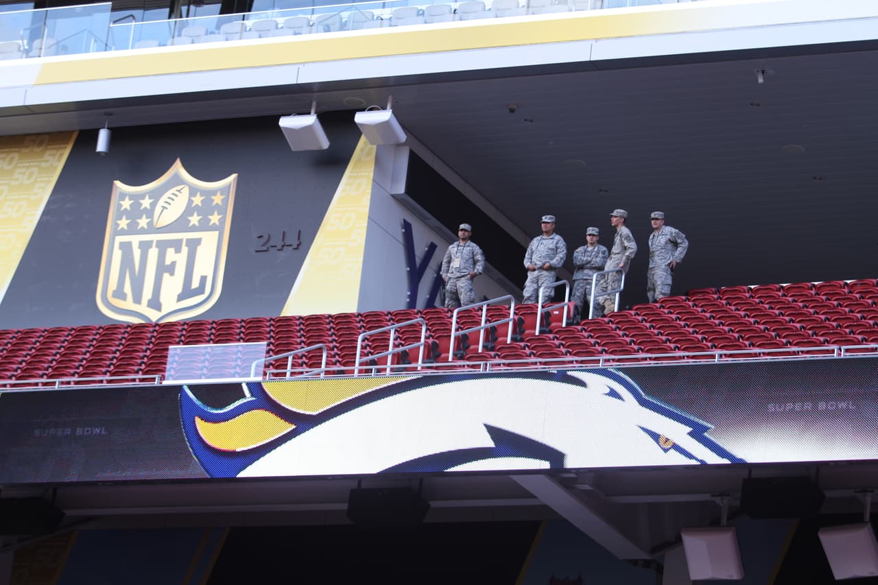 La casa de San Francisco 49ers se prepara para el duelo Carolina - Denver.