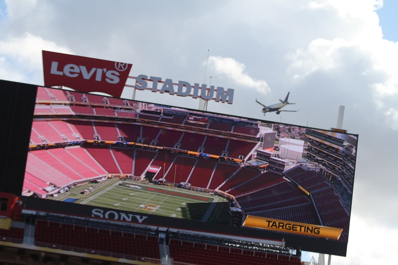 La casa de San Francisco 49ers se prepara para el duelo Carolina - Denver.