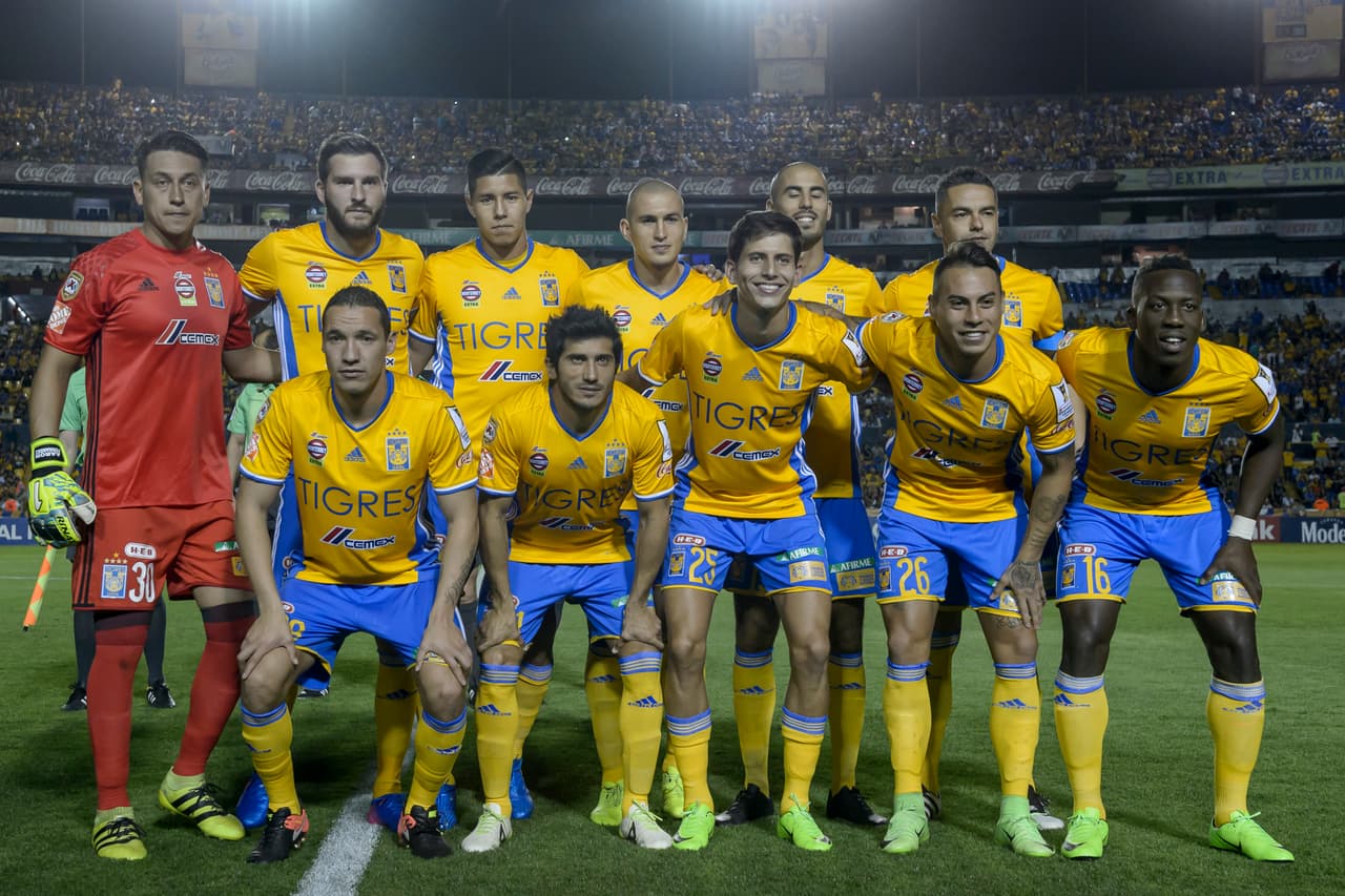 Tigres tuvo como titulares a Aaron Fernández; Luis Advíncula, Hugo Ayala, Juninho, Jorge Torres Nilo; Jesús Dueñas, Guido Pizarro, Jurgen Damn, Damián Álvarez; Eduardo Vargas, André Pierre Gignac. Entrenador: Ricardo Ferretti.