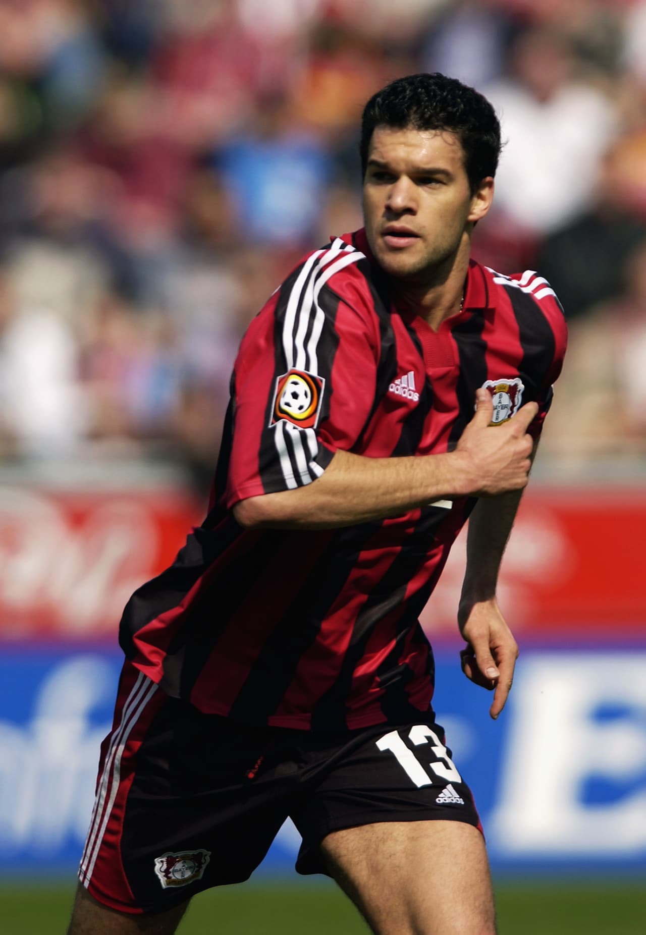 Ese equipo contaba con un joven prometedor llamado Michael Ballack, quien provenía de la Alemania del Este: la Alemania Comunista.