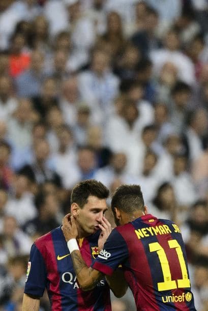 Neymar y messi planifican estrategias para revertir el partido, pero en la segunda parte el Madrid no tuvo fisuras.