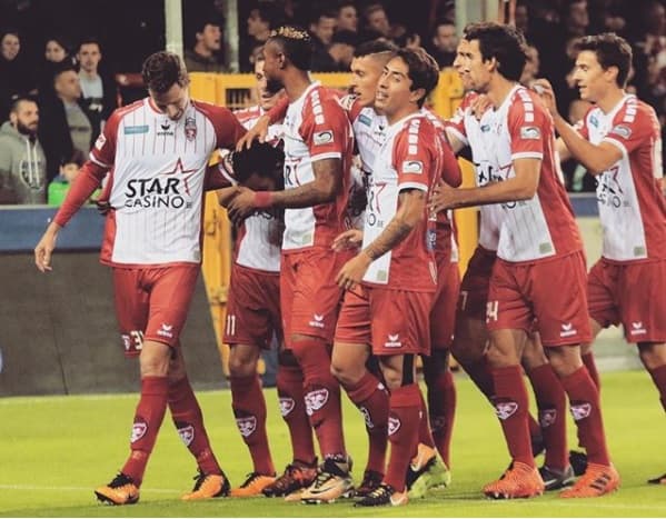 Govea se luce con el Excel, pero cae ante el Anderlecht