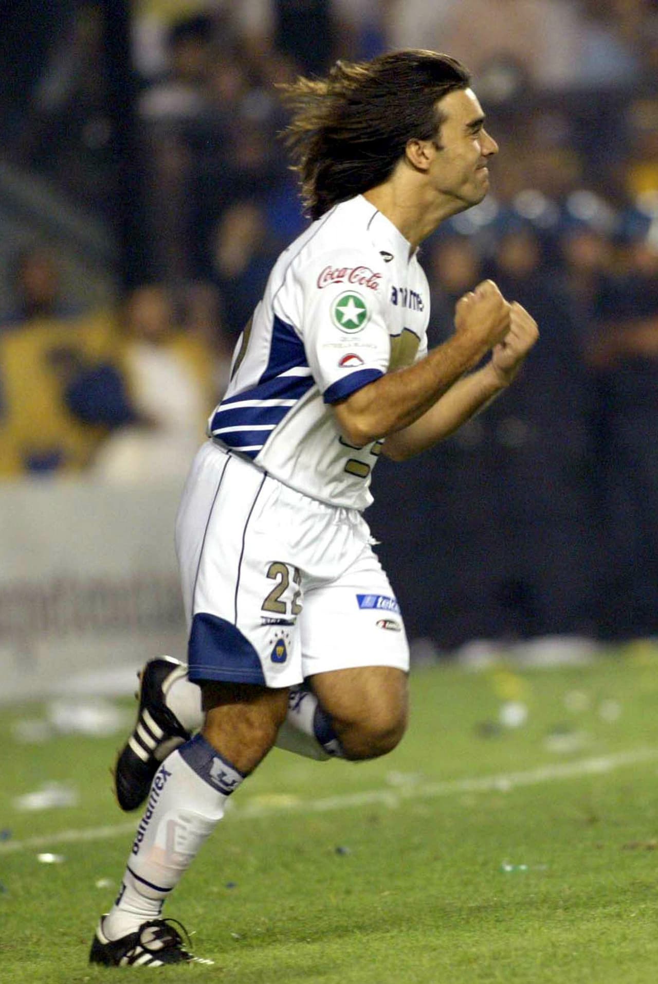 Finalmente, debieron llegar a la definición vía los tiros penales y Leandro Augusto, Joaquín Beltrán y Gerardo Galindo fallaron sus disparos por Pumas, mientras anotaron Gonzalo Pineda, Martín Cardetti y Bruno Marioni.