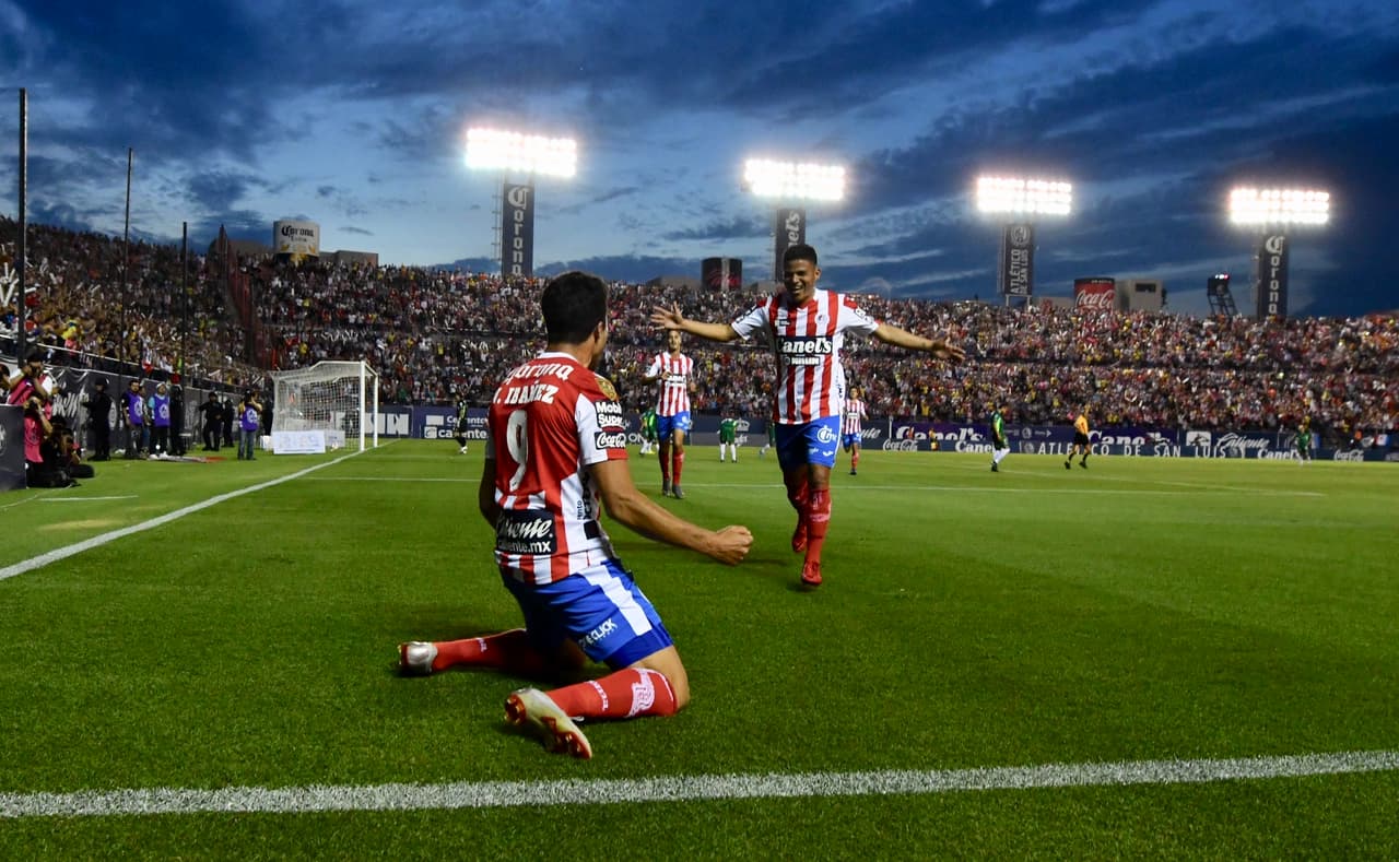 San Luis es genera ocasiones de gol y es efectivo, esta ha sido una de las claves desde la campaña pasada. La afición festejó con mucha emoción el segundo gol.