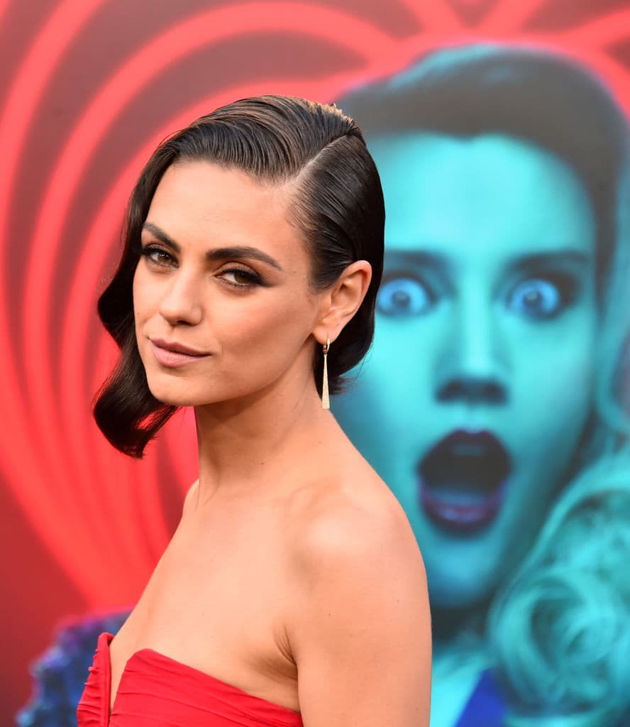 La protagonista lo tiene todo, trabaja en una revista y está a punto de casarse, pero su pasado pronto se apodera de ella.