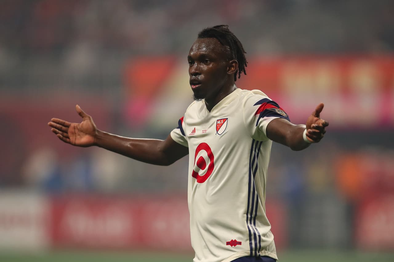 Alberth Elis sigue siendo objetivo en la Premier League, en especial del West Bromwich Albion.