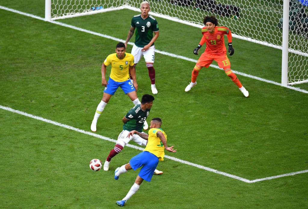 Los brasileños generaron varias opciones en nueve remates al arco pero no lograron concretarlas.