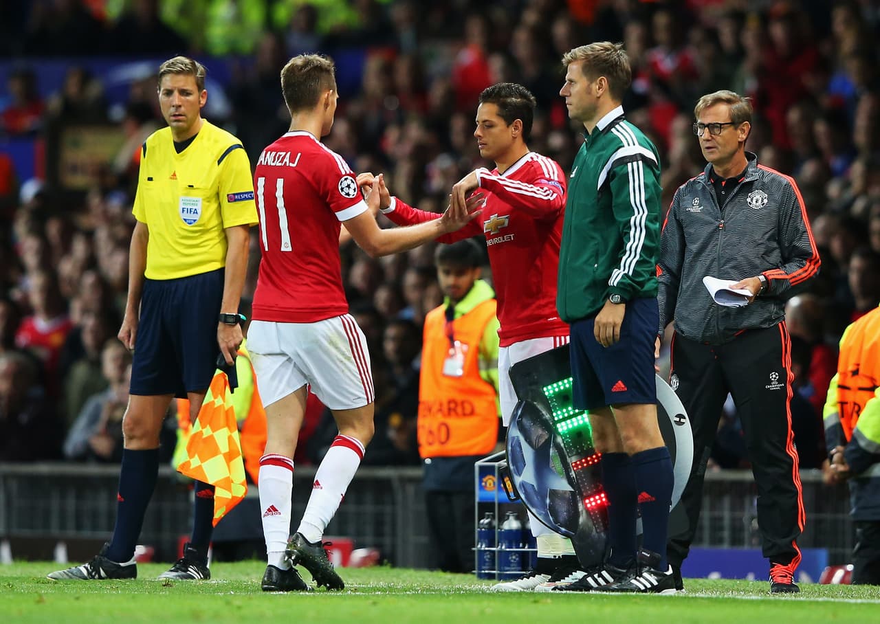 A principios de la temporada 2015-2016, él y otros jugadores como el mexicano Javier Hernández fueron cortados de los planes del United.