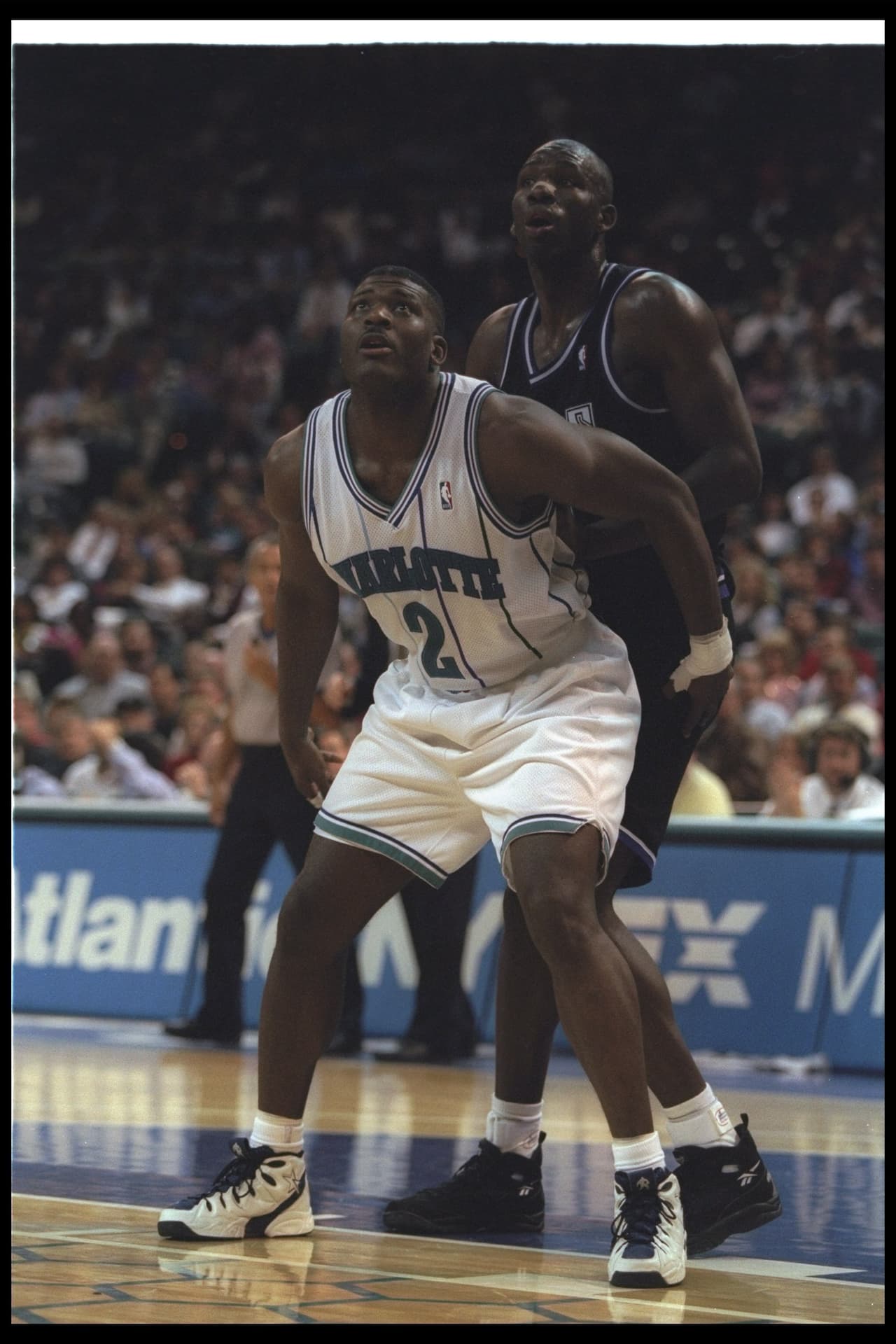 Fue el Novato del Año en 1992 y estuvo en el All Star Game en 1993 y 1995. Durante su carrera jugó para los Charlotte Hornets y New York Knicks.
