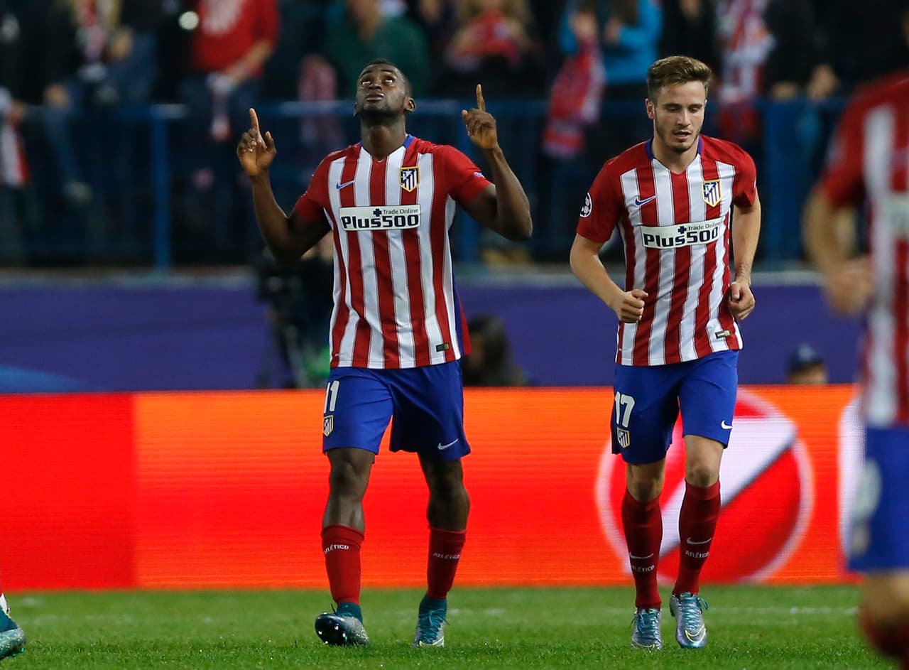 Fueron seis meses en el equipo en los cuales nunca pudo adaptarse a sus compañeros y mucho menos al entrenador. Una jugosa oferta del Guagnzhou de China lo hizo cambiar una vez más de equipo.