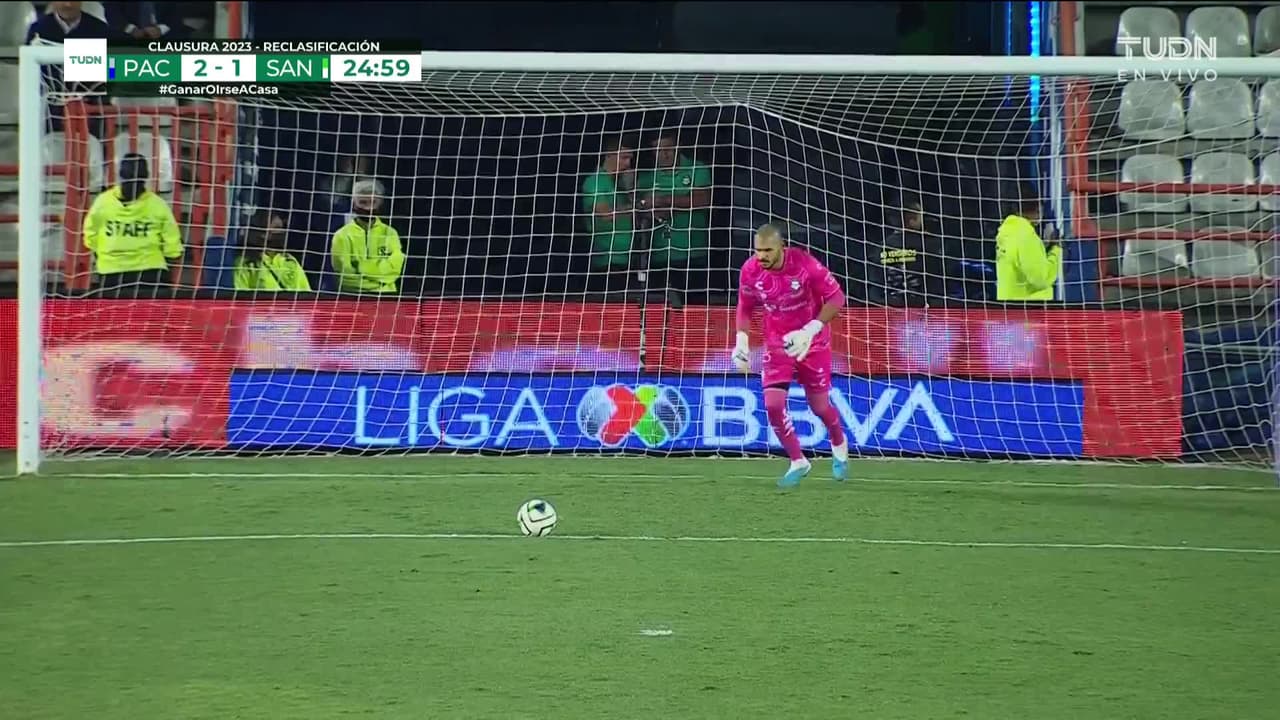 ¡GOOOL! Félix Torres anota para Santos Laguna.