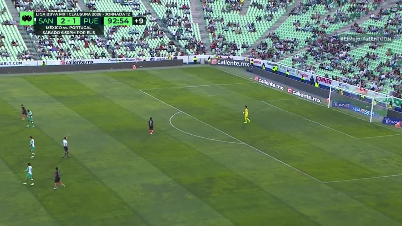 ¡TIRO ATAJADO! disparo por Kevin Velasco.