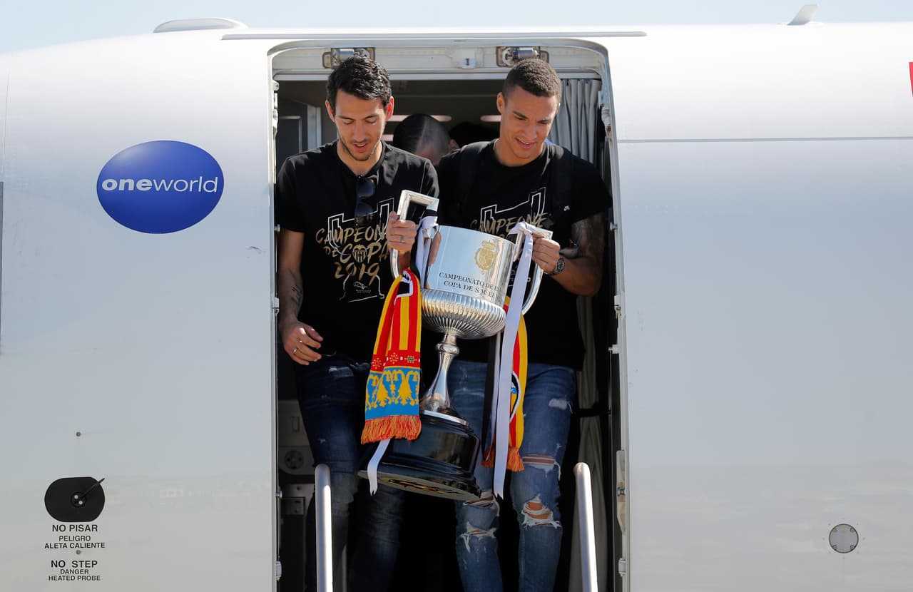 En las calles de Valencia y en el Estadio Mestalla se vivió la celebración del título de la Copa del Rey obtenido por el Valencia CF, primero en 11 años y octavo en la historia.