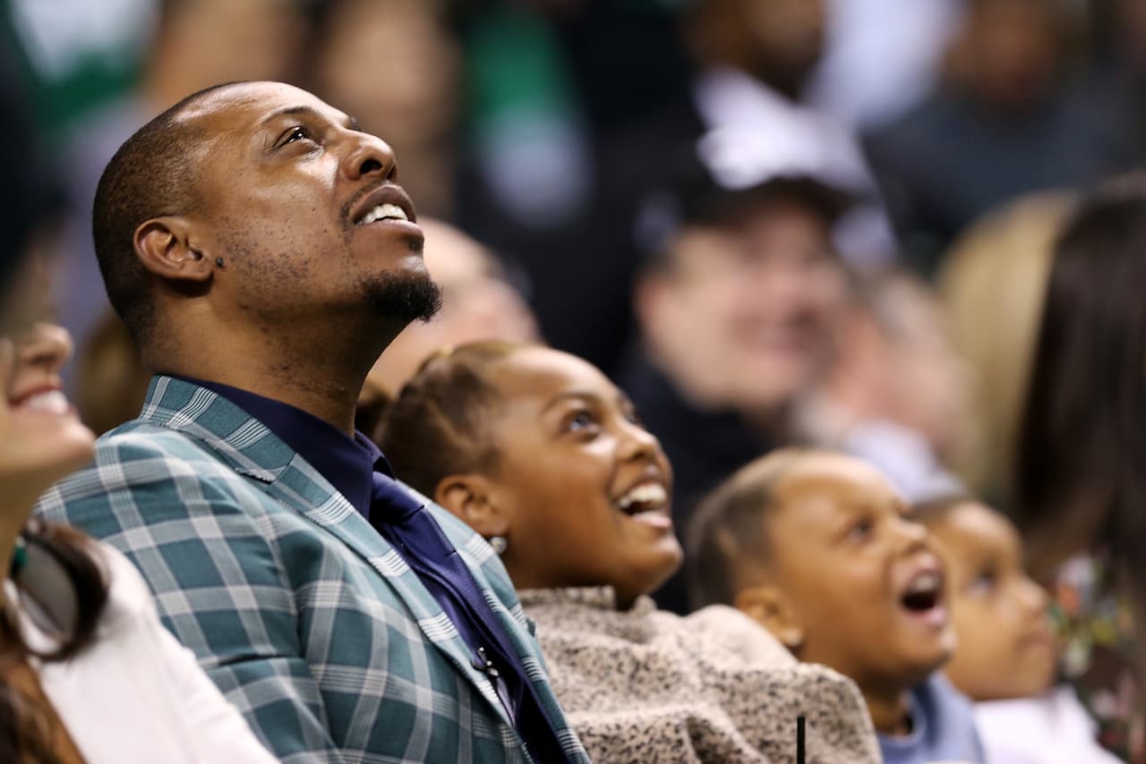 Jugó de 1998 al 2003 con Boston, equipo con el gual ganó un título de NBA (2008).