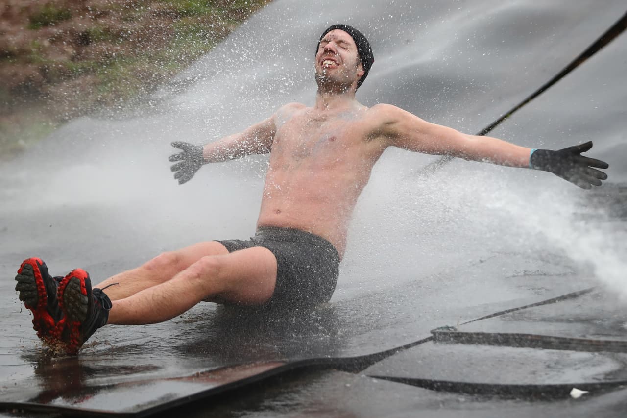 Los participantes asumen en medio de la diversión y la adrenalina la dureza de la ya tradicional prueba.