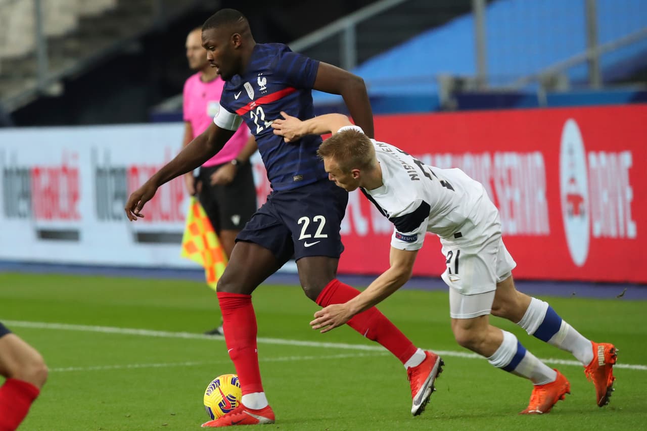 Francia 0-2 Finlandia | Forss (28’) y Valakari (31’) hicieron los tantos para vencer a Francia, quienes se medirán a Portugal en la quinta jornada de la UEFA NL; Finlandia se enfrentará a Bulgaria.