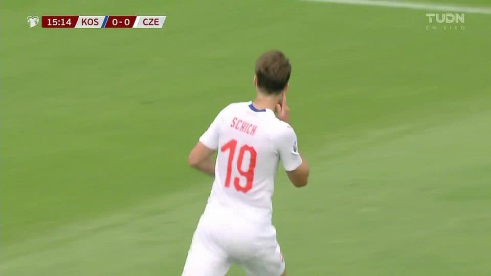 ¡GOOOL! Patrik Schick anota para Czech Republic