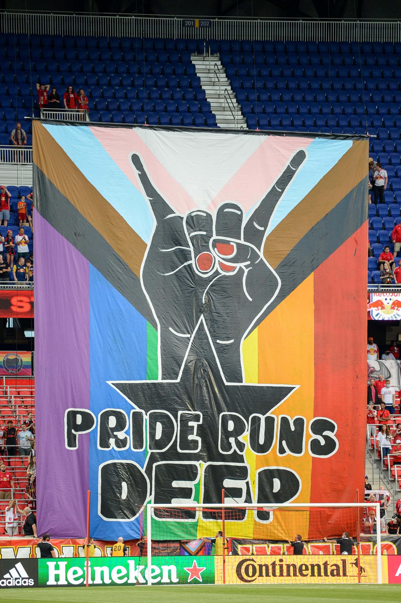 La afición taurina rindió homenaje al orgullo de sus aficionados.
<br>