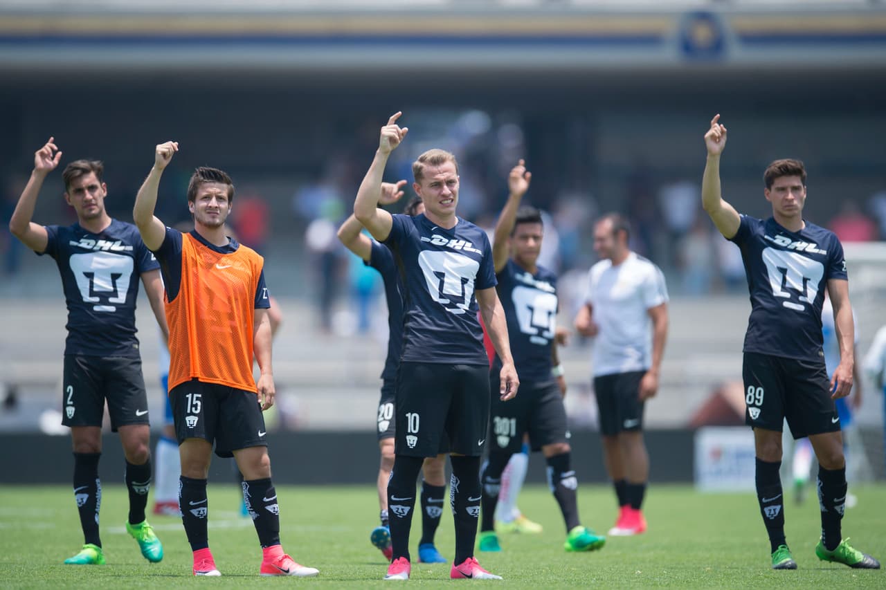 Al finalizar el partido, los jugadores universitarios agradecieron a la afición el incondicional apoyo brindado durante todo el torneo.
