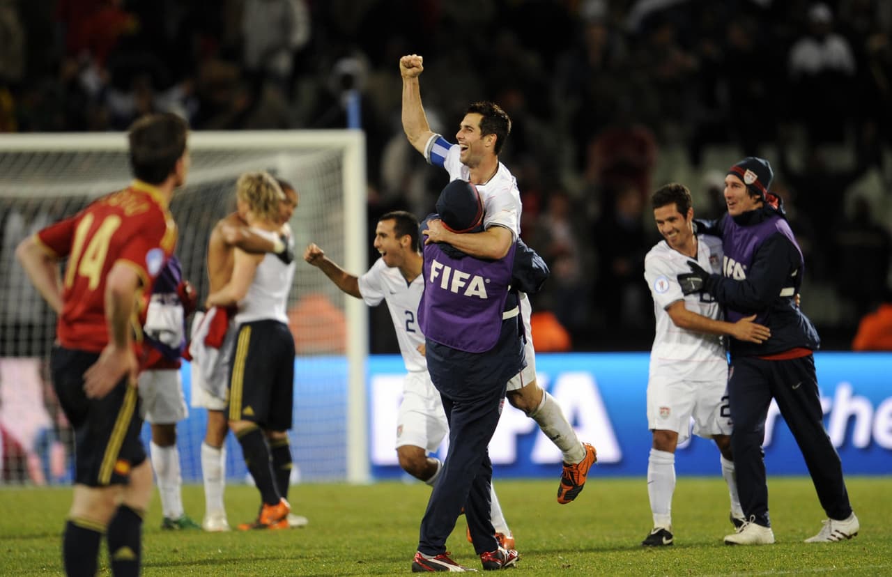 Y es que, contra todo pronóstico, el Team USA llegó a la final derrotando a la España campeona de la Euro 2008. Estados Unidos ganó dos a cero.