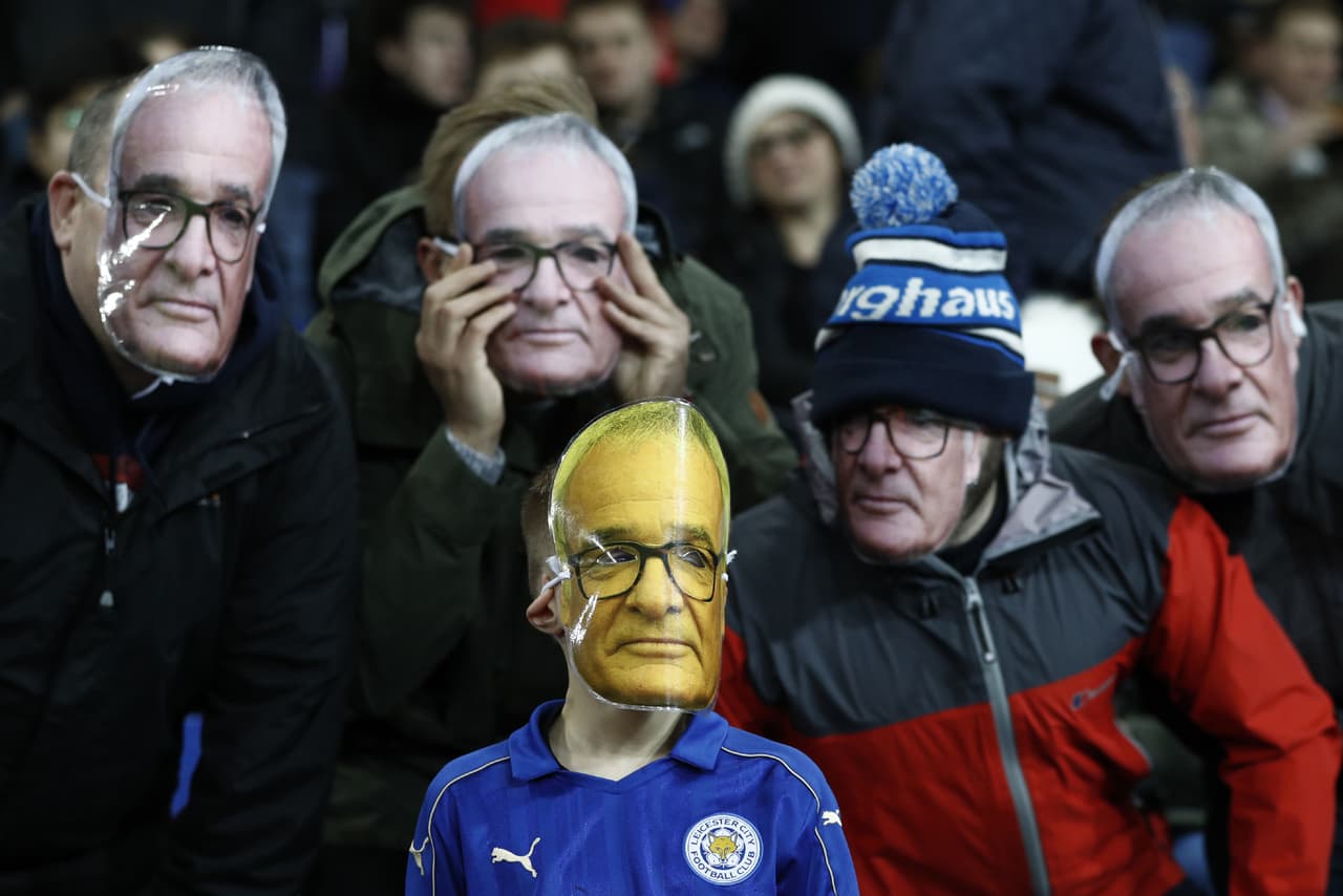 Los que no perdieron la memoria fueron los hinchas del Leicester, quienes expresaron su agradecimiento con Claudio Ranieri en las tribunas del King Power Stadium durante la victoria ante el Liverpool.