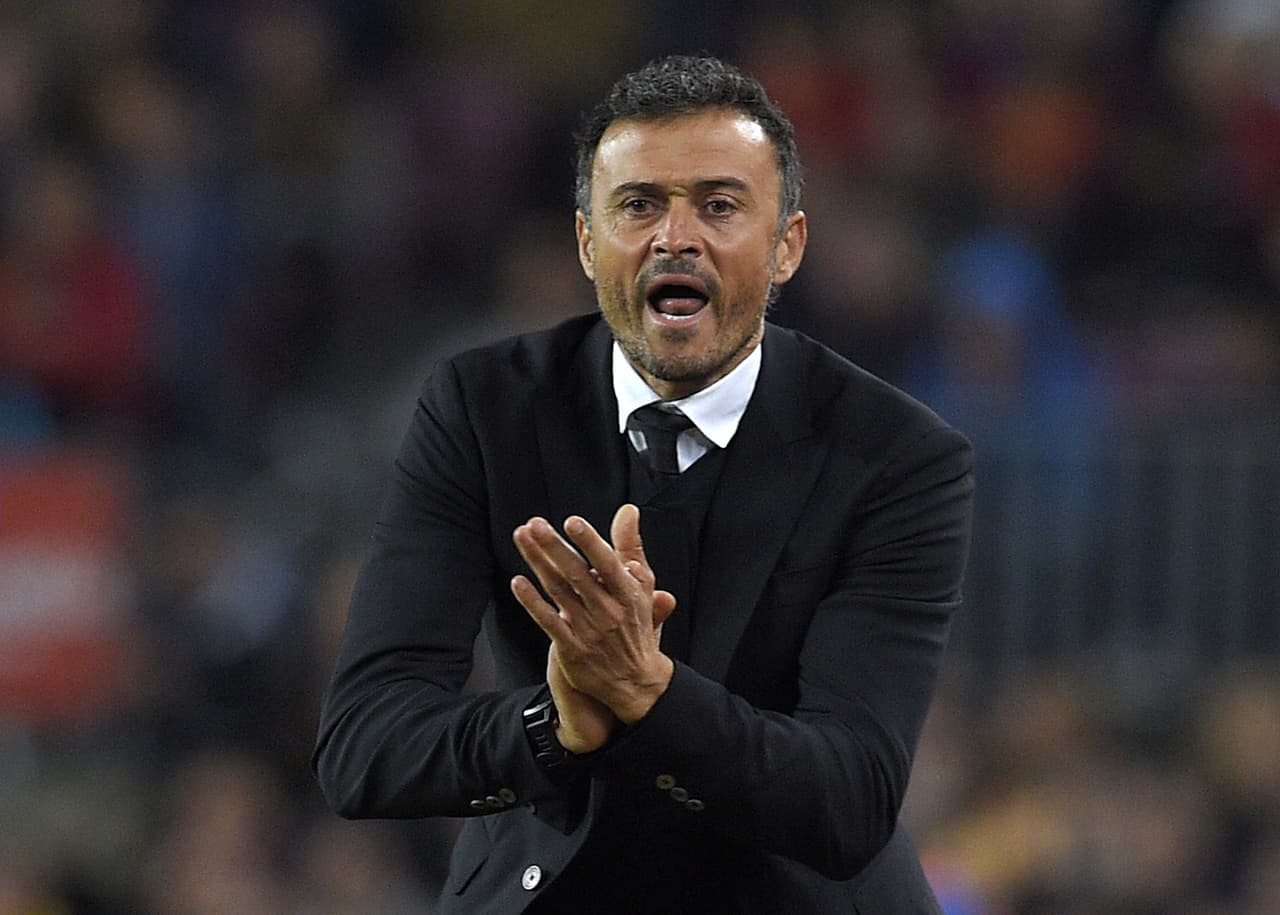 Luis Enrique alienta a sus jugadores