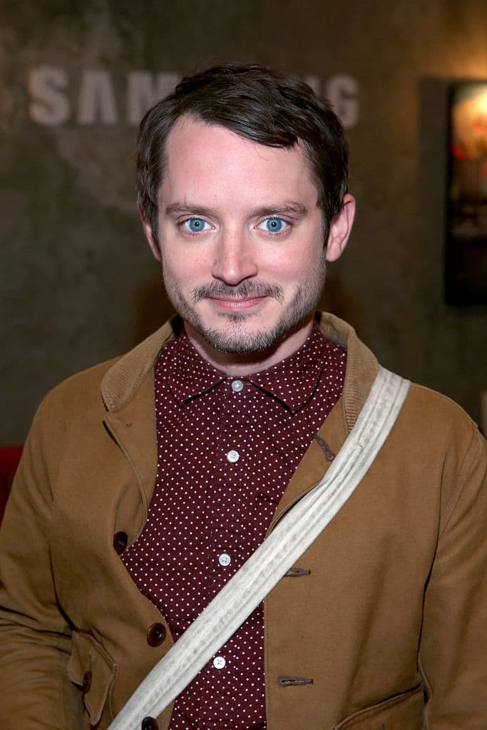 El interés del señor oscuro Sauron se centra ahora en Gondor, el último reducto de los hombres, cuyo trono será reclamado por Aragorn. Sauron se dispone a lanzar un ataque decisivo contra Gondor. Mientras tanto, Frodo y Sam continuan su camino hacia Mordor, con la esperanza de llegar al Monte del Destino.
<br>