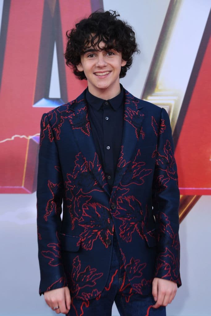 Helen se encargará de darle vida a Hespera, quien es la hija de Atlas.
<br>