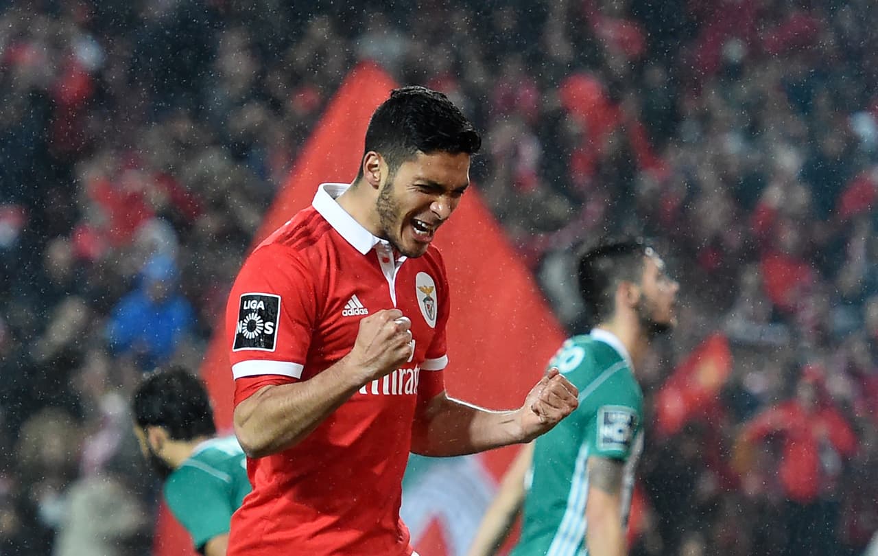 <b>Braga, el favorito de Portugal</b>
<br>Tras su paso por la Primeira Liga con el Benfica, Jiménez, comenzó a dar muestra de su capacidad goleadora y al Braga lo liquidó cuatro veces.