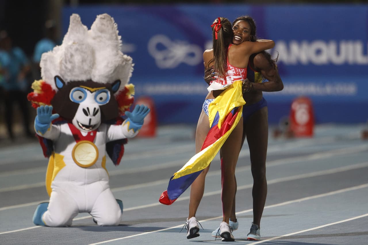 El tercer lugar de la prueba se lo adjudicó la puertorriqueña Alysabeth Felix, quien realizó un salto de 6.45 metros en su quinto intento y consiguió hacer su mejor registro personal.