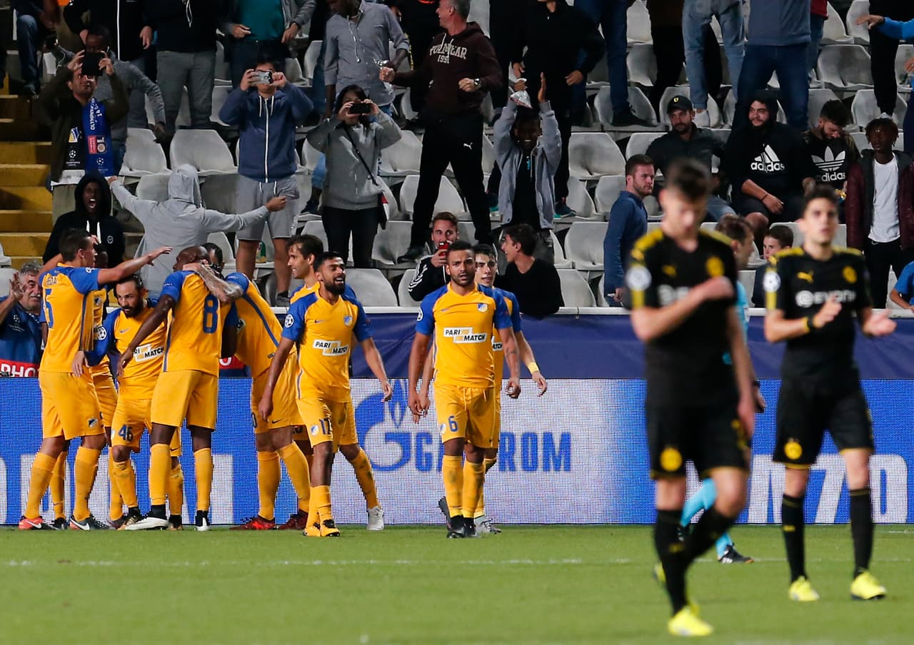 Ya con Gudiño en la cancha, APOEL Nicosia dio la sorpresa al irse arriba en el marcador.