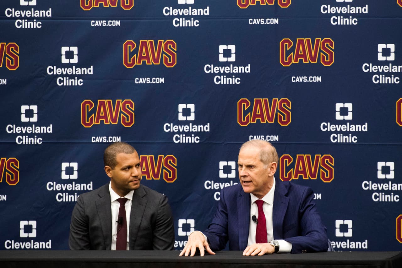 Dirigiendo desde 1975, Beilein ha destacado en los últimos años con su sistema ofensivo enfocado en el movimiento del balón, el trabajo en equipo y en la generación de los tiros de alta probabilidad.