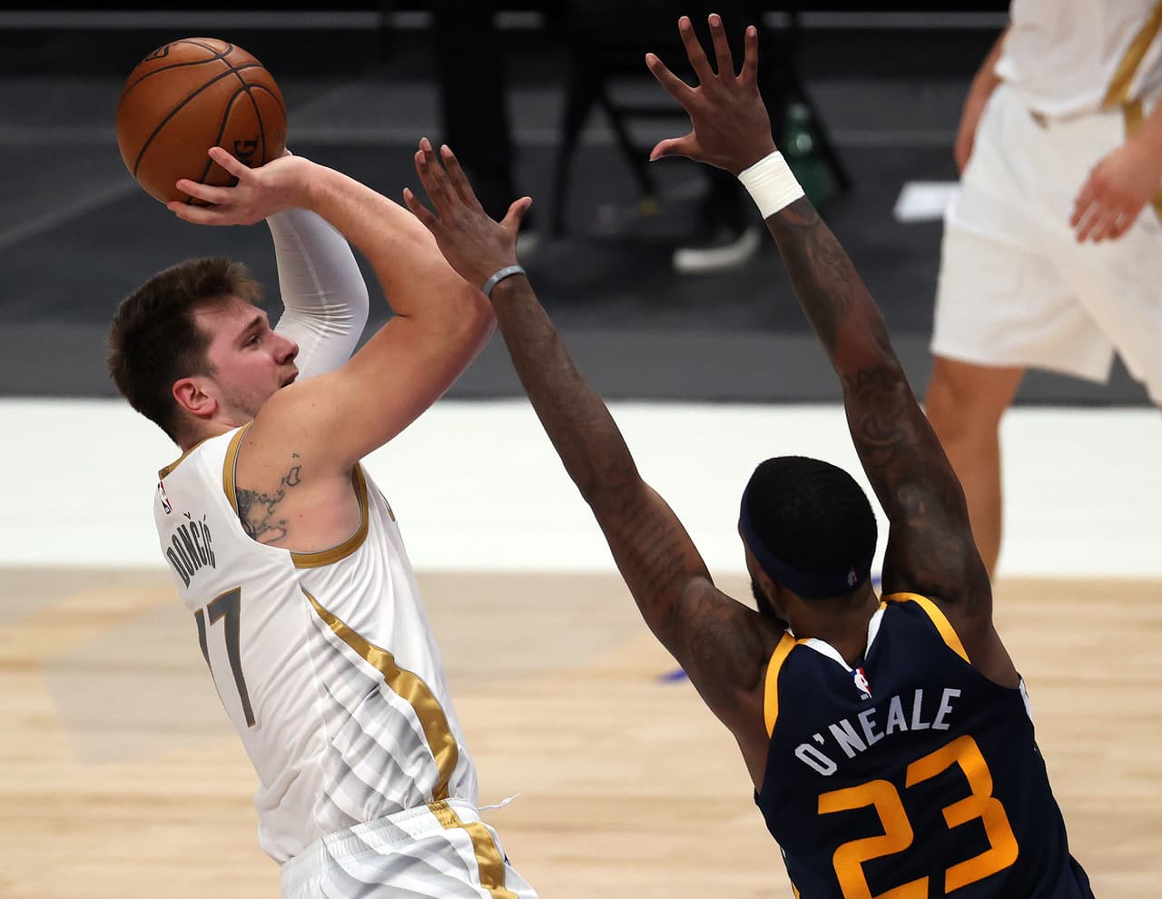 Los Mavs de Doncic paran en seco al Jazz
