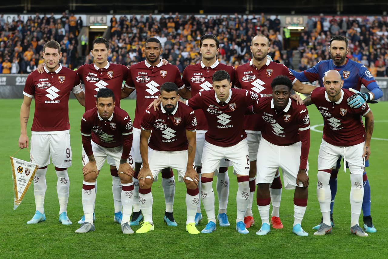Foto del equipo de los jugadores del Torino.