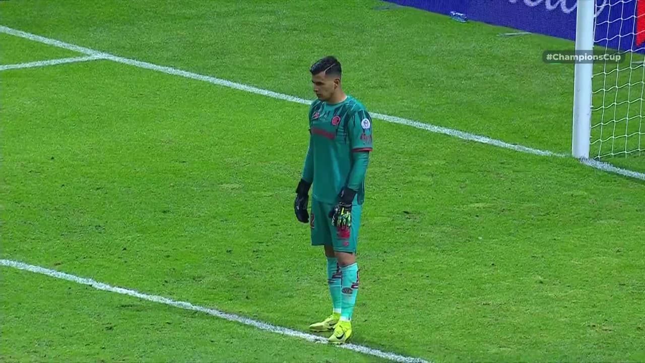 ¡GOL!  anota para Tigres. André-Pierre Gignac