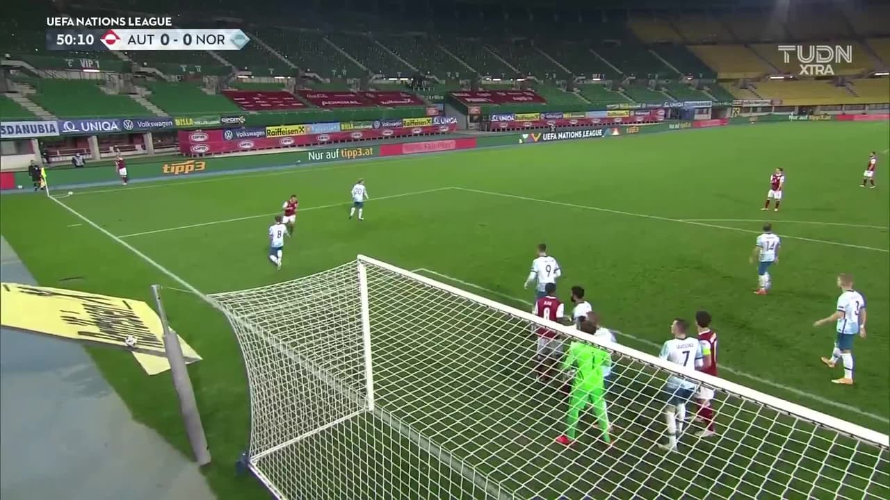 ¡TIRO ATAJADO! disparo por David Alaba.