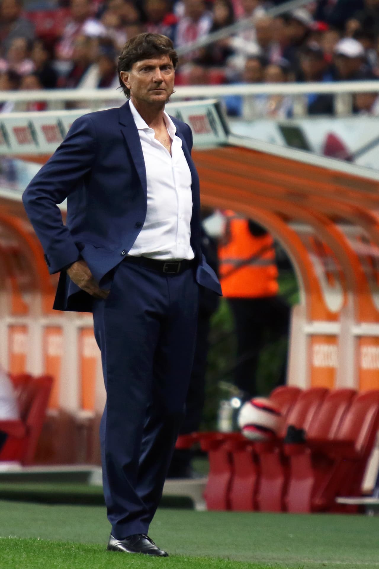 Hernán Cristante, DT de los chiriceros, reclamó decisiones arbitrales durante todo el encuentro hasta que fue expulsado al minuto 67.