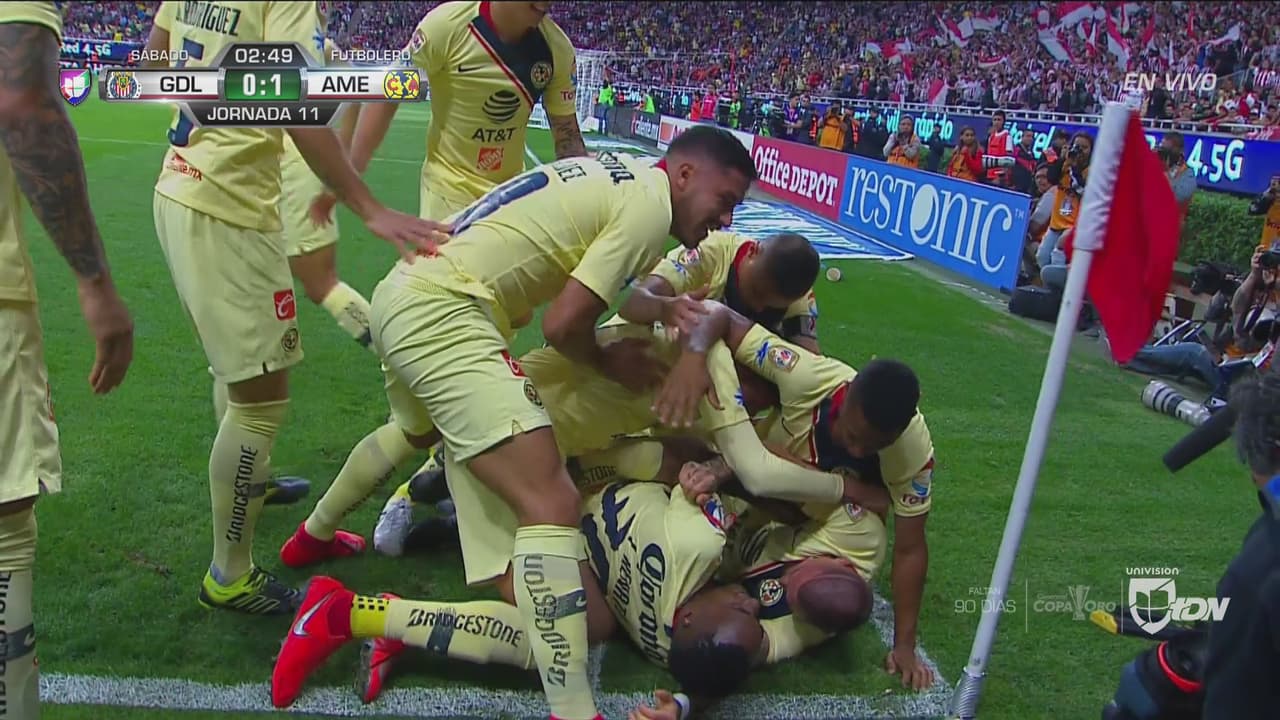 Nicolás Castillo marcó el 1-0 de América sobre Chivas