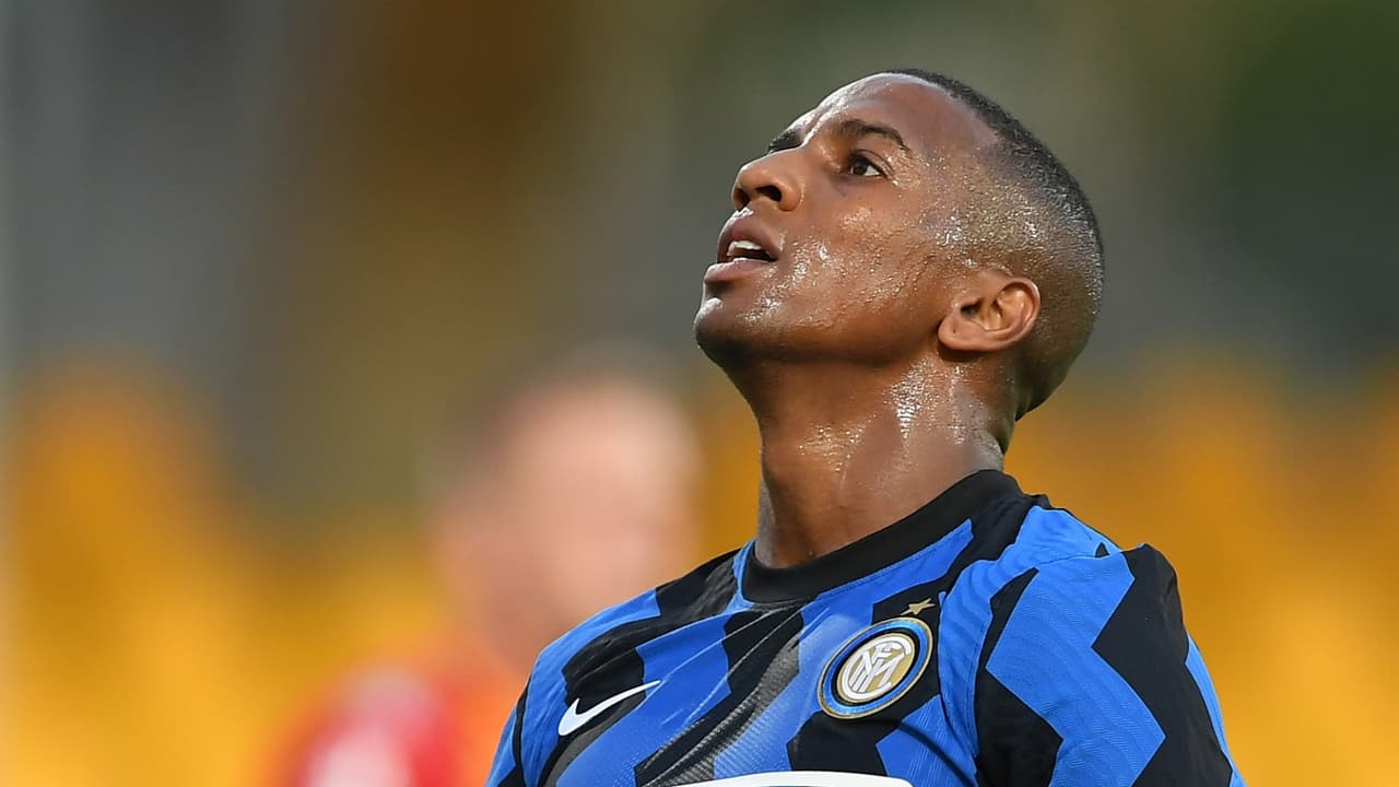 Ashley Young es el sexto caso positivo por COVID-19 en el Inter