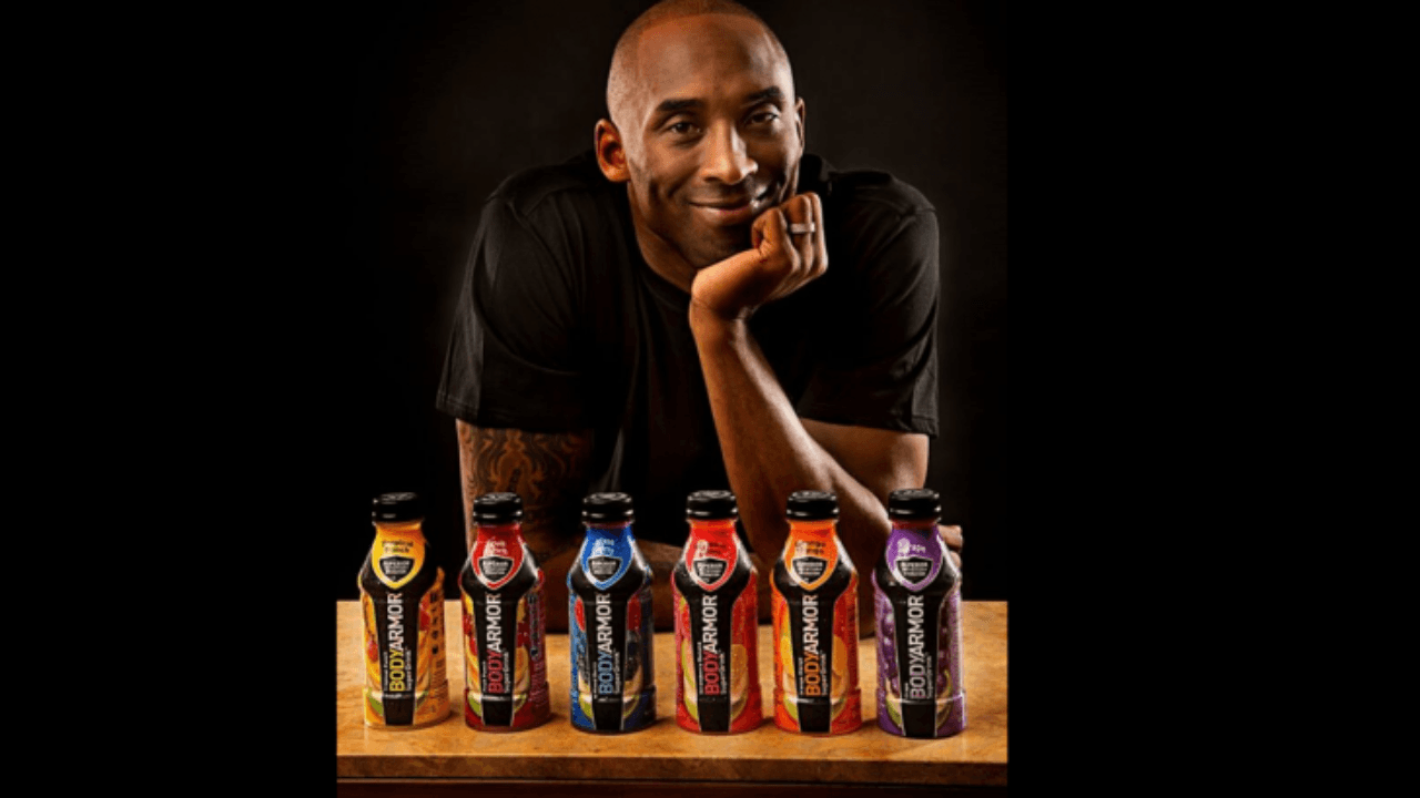 Familia de Kobe Bryant ganará 400 MDD por venta de una bebida